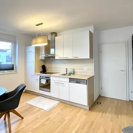 Modernes Cityapartment Mit Murblick Appartement